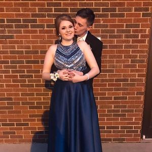 Meet your Posher, Cameron